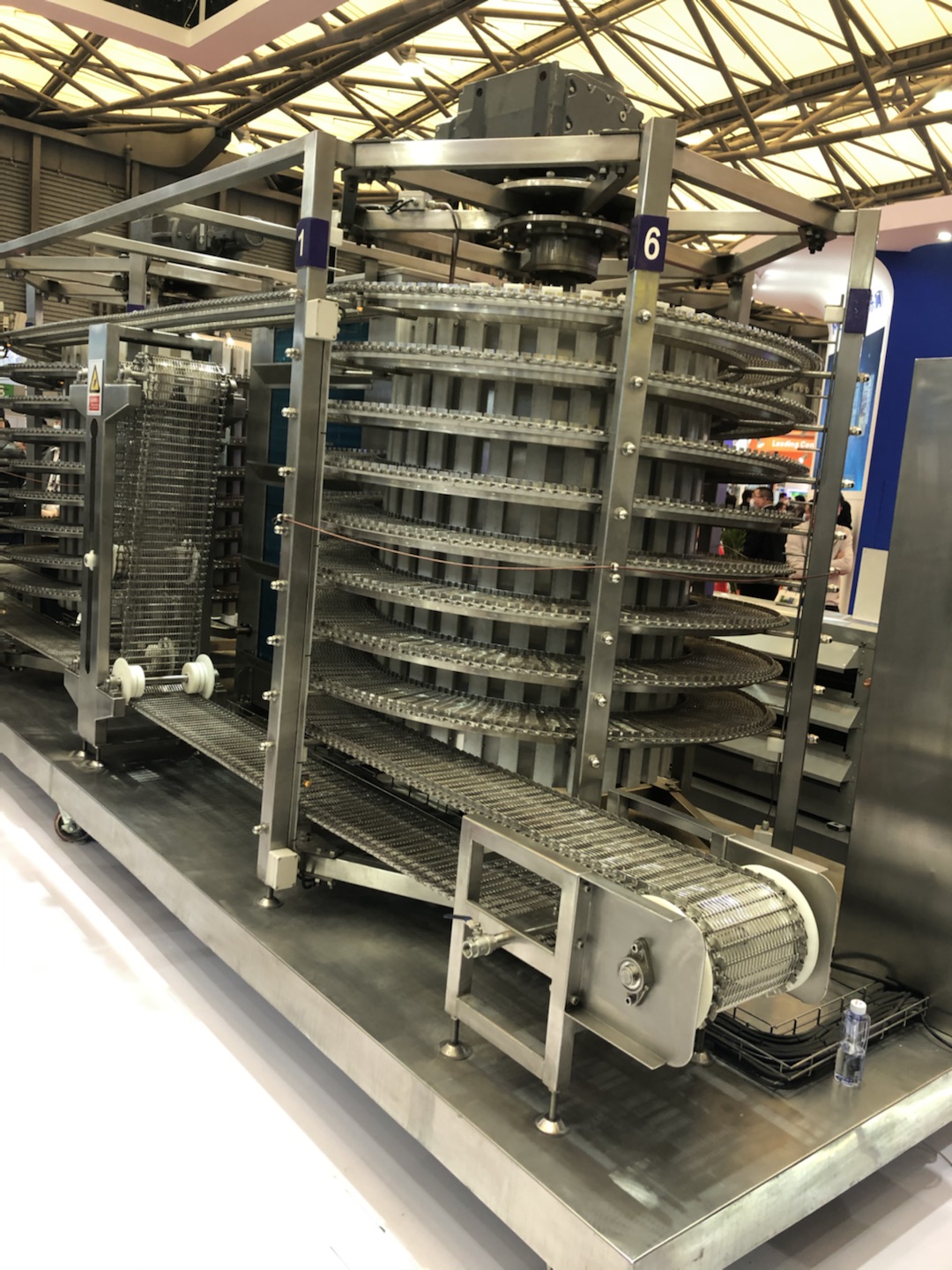 這個【螺旋塔網(wǎng)帶】，頻頻被設(shè)備商在展會上使用