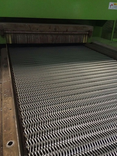 燒結(jié)爐金屬網(wǎng)帶出現(xiàn)延伸，怎么處理