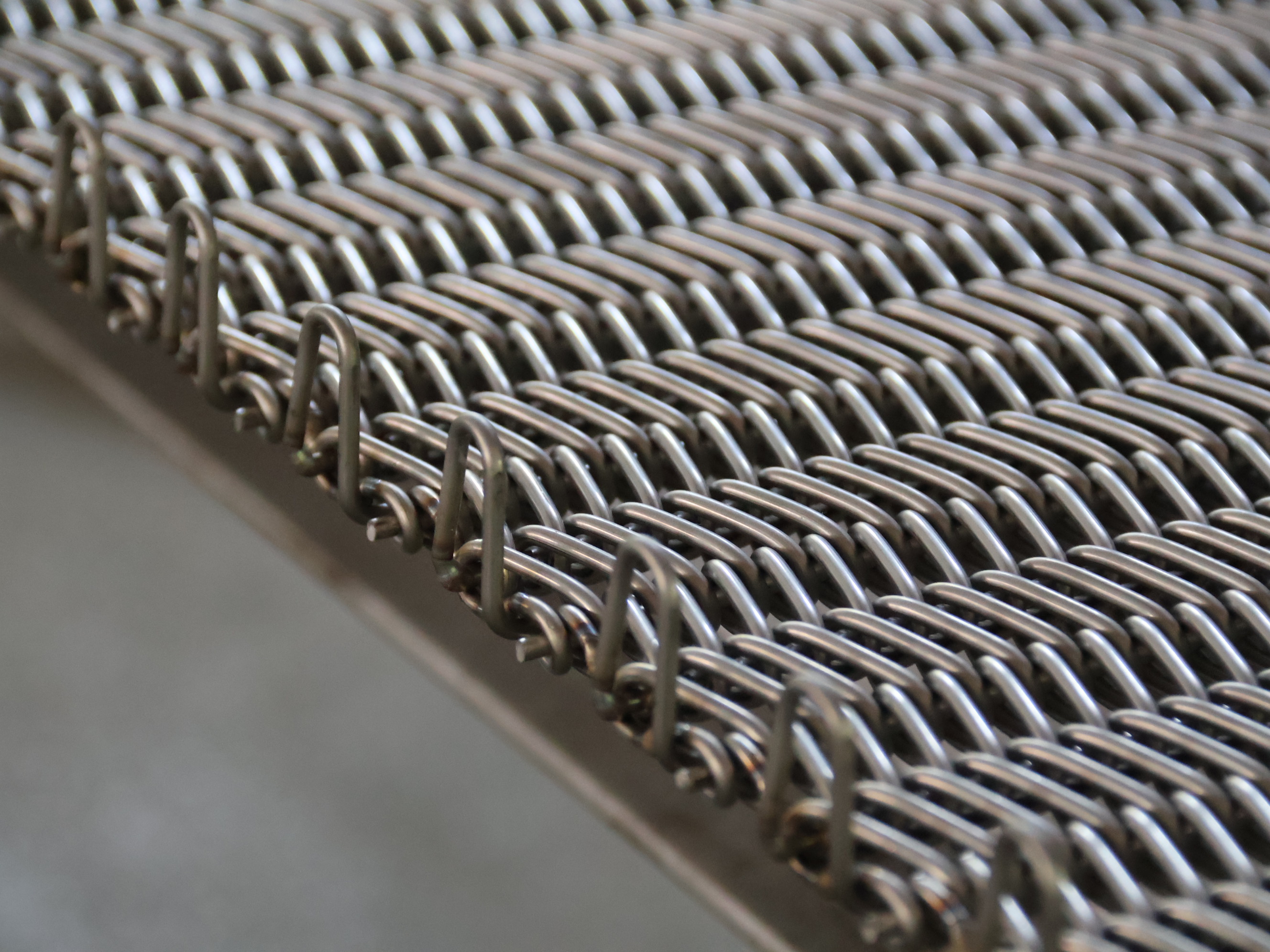 燒結(jié)爐金屬網(wǎng)帶的使用壽命僅為半年嗎？